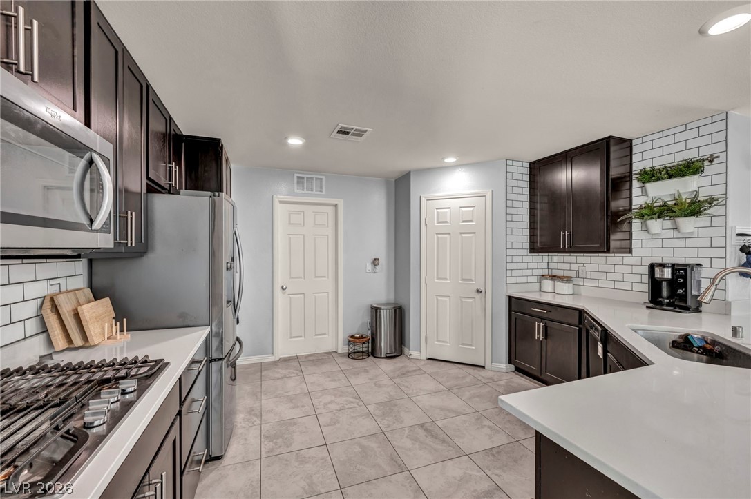 10283 Massachusetts Las Vegas NV 89141