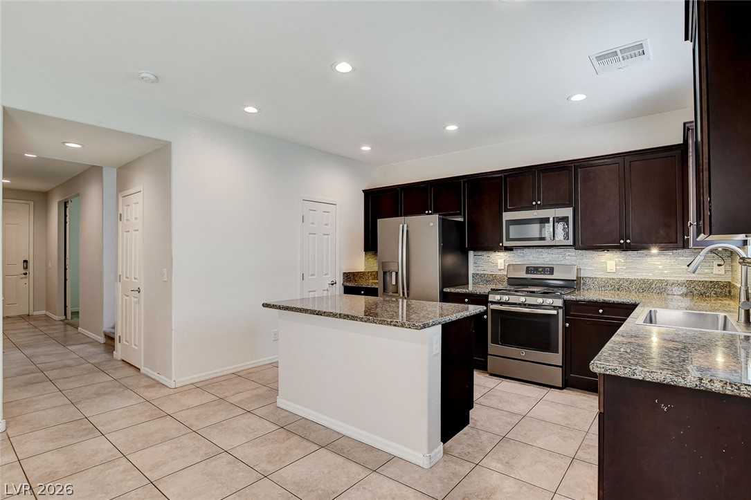 7841 Blue Lake Peak Street Las Vegas NV 89166