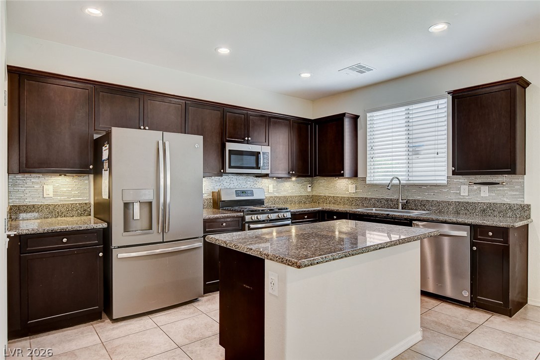 7841 Blue Lake Peak Street Las Vegas NV 89166