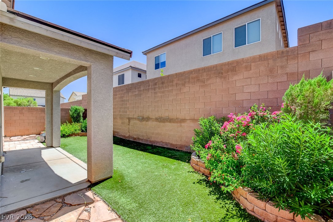 7841 Blue Lake Peak Street Las Vegas NV 89166