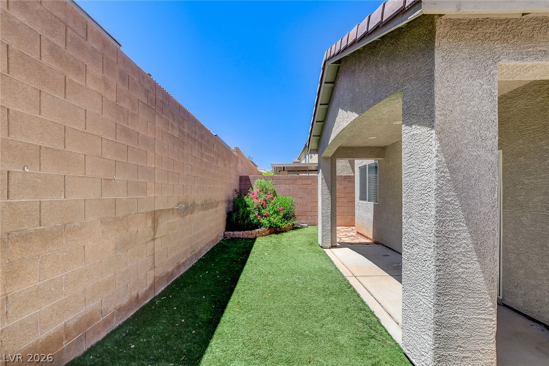 7841 Blue Lake Peak Street Las Vegas NV 89166