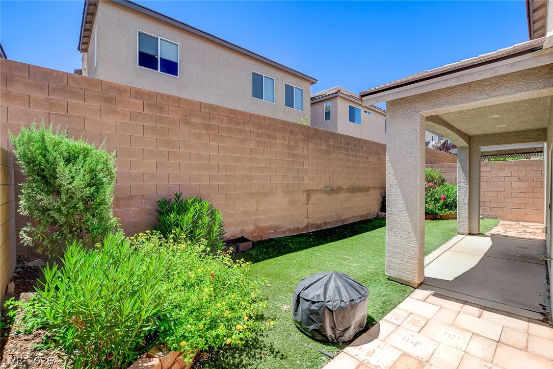 7841 Blue Lake Peak Street Las Vegas NV 89166