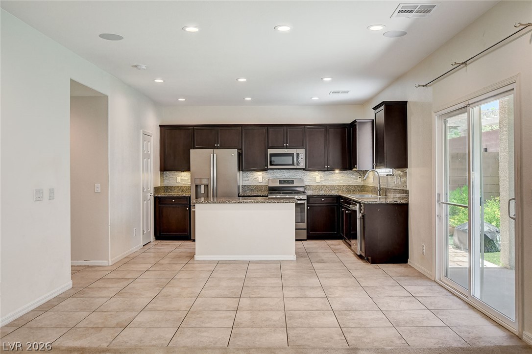 7841 Blue Lake Peak Street Las Vegas NV 89166