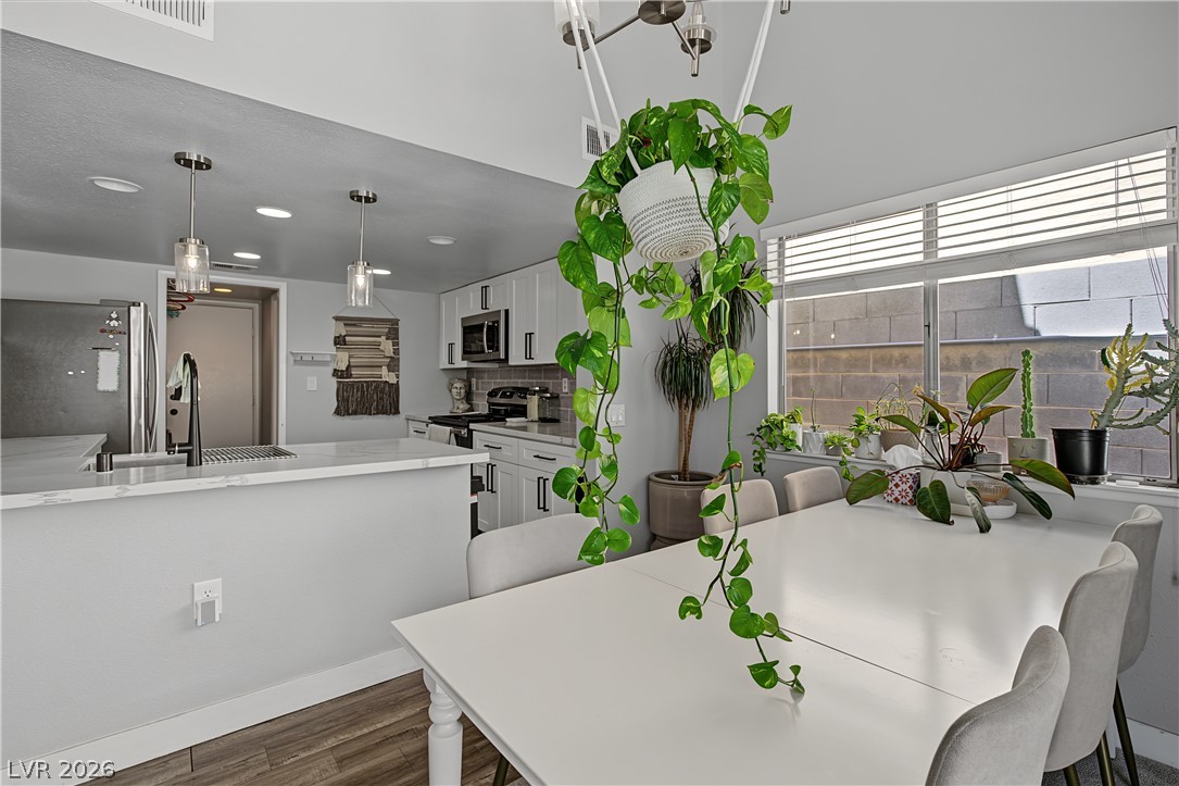 1884 South Misty Glade Drive Las Vegas NV 89119