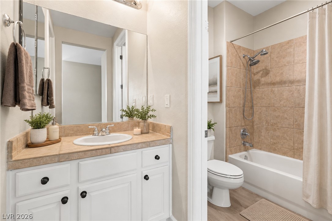 25 Kittansett Loop Henderson NV 89052