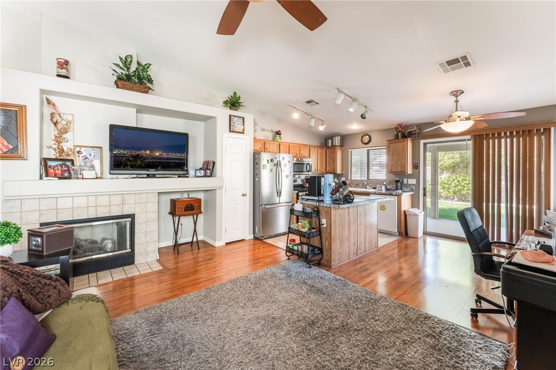 8092 Desert Cloud Avenue Las Vegas NV 89131