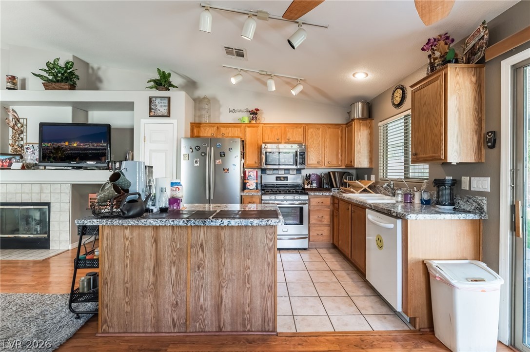 8092 Desert Cloud Avenue Las Vegas NV 89131