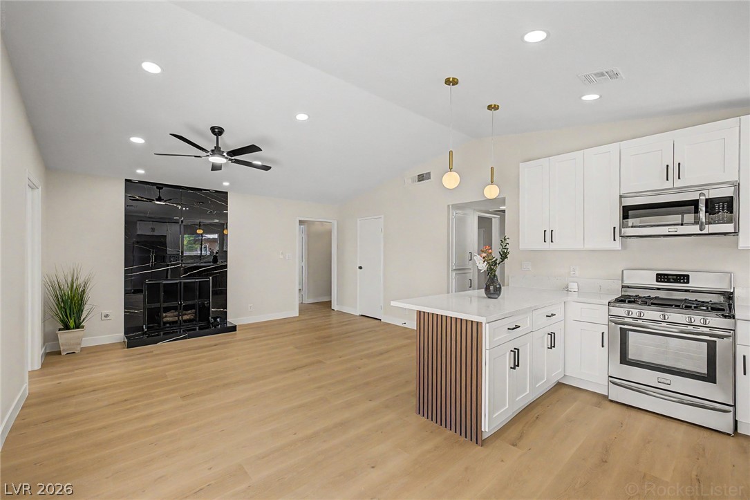6411 Aclare Avenue Las Vegas NV 89118