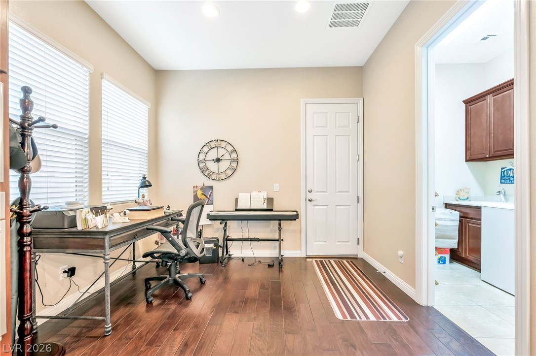 71 Newton Ridge Way Las Vegas NV 89183