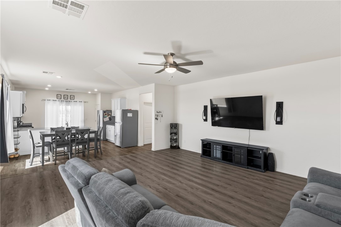 2687 Pavehawk Way Las Vegas NV 89156