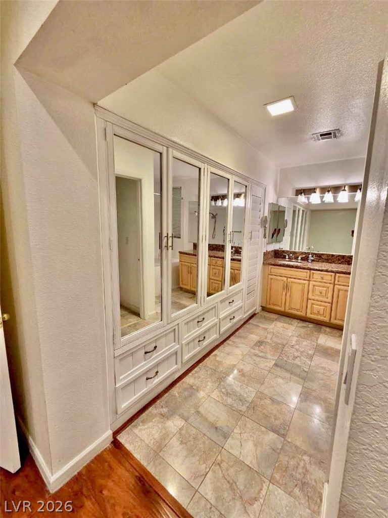 4727 Beaconsfield Street Las Vegas NV 89147