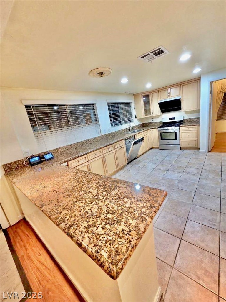 4727 Beaconsfield Street Las Vegas NV 89147