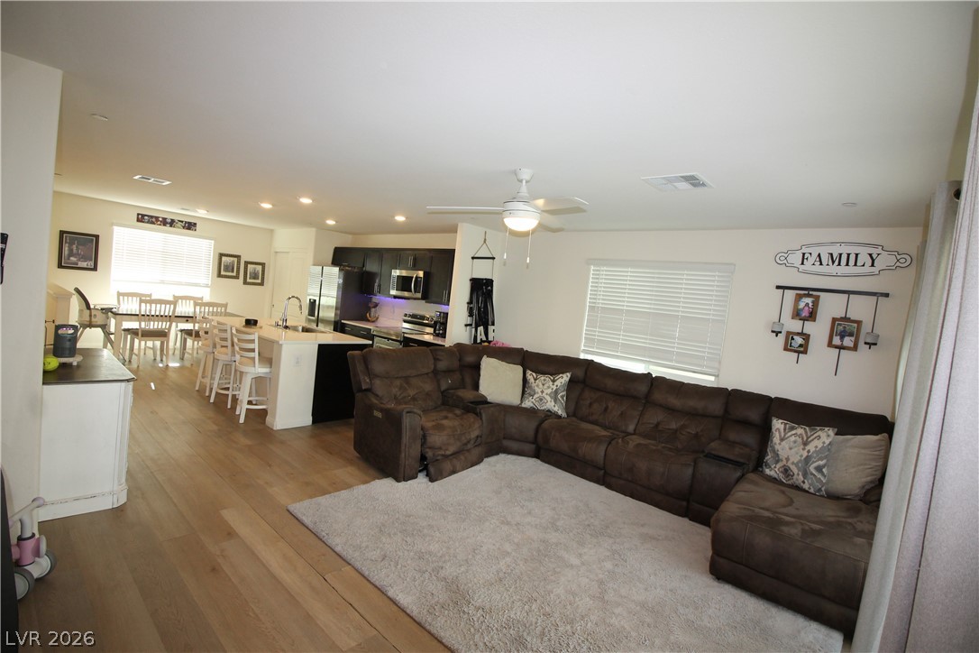 6852 Prairie Pearl Street Las Vegas NV 89148
