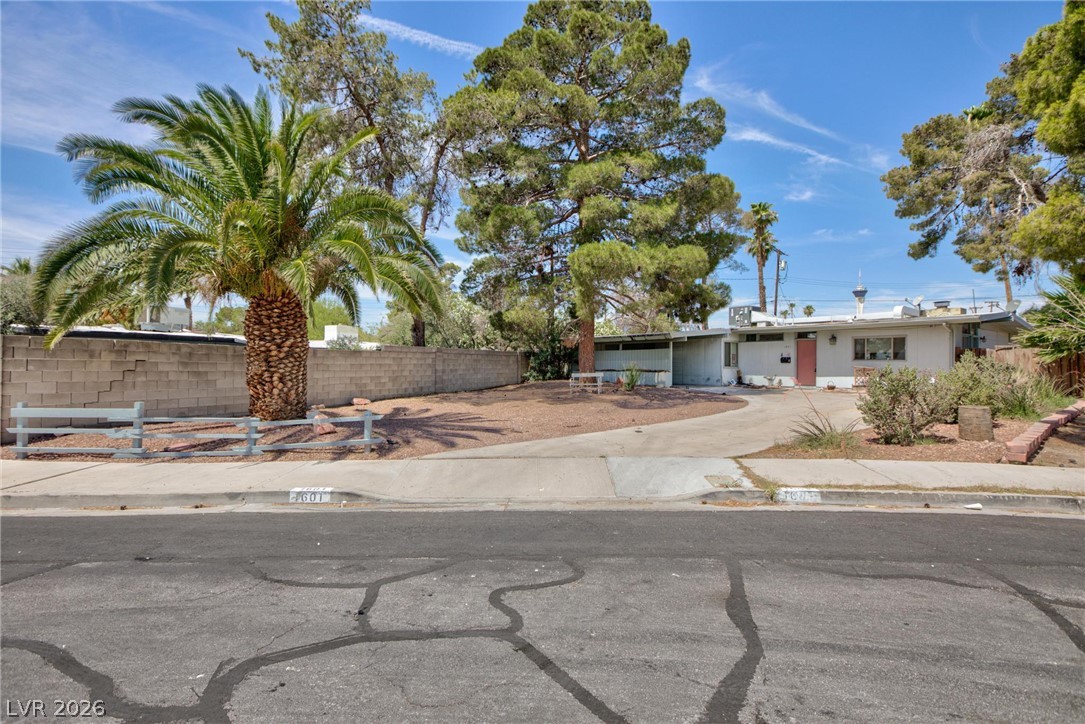 1601 Hartke Place Las Vegas NV 89104