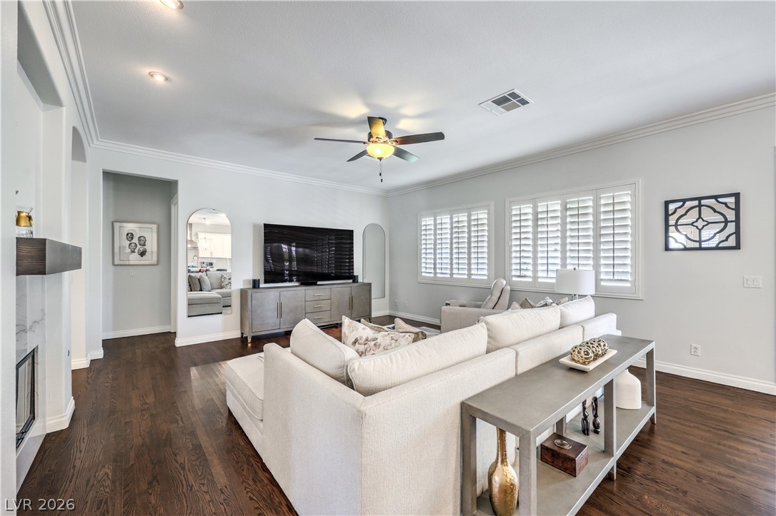 7166 Frontier Hills Avenue Las Vegas NV 89113