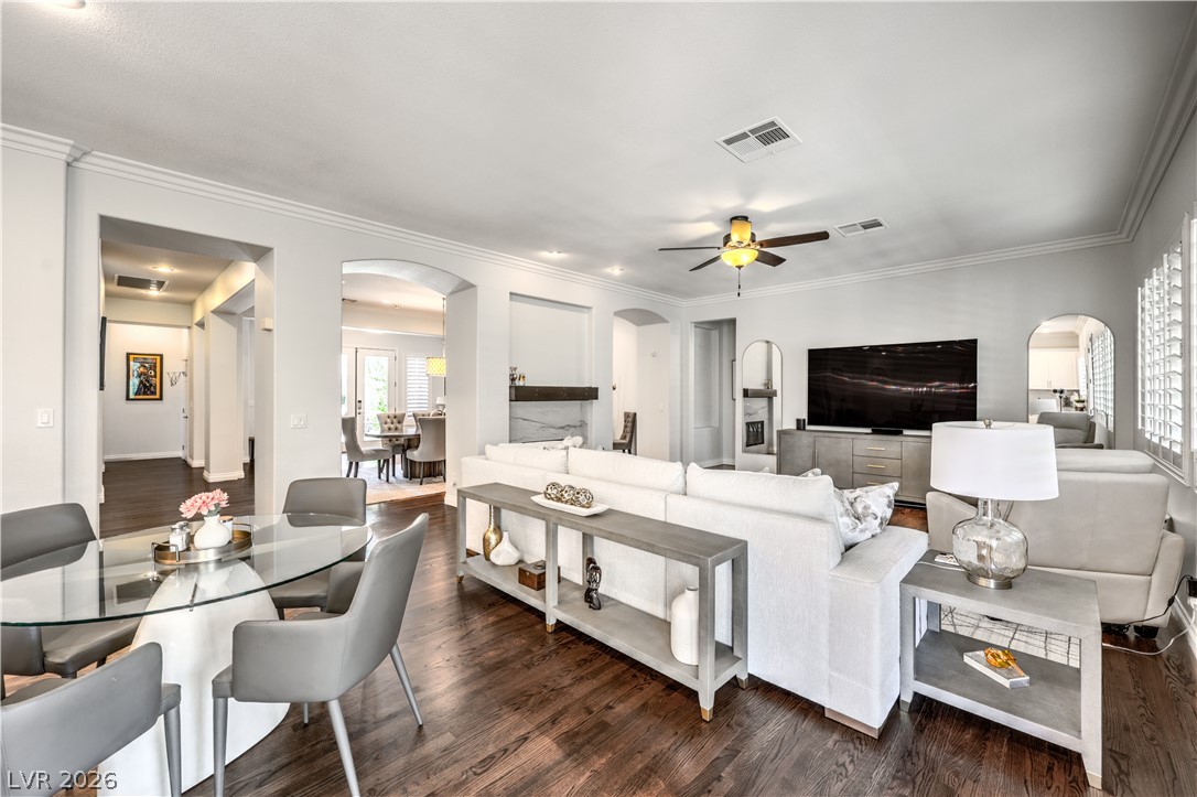 7166 Frontier Hills Avenue Las Vegas NV 89113