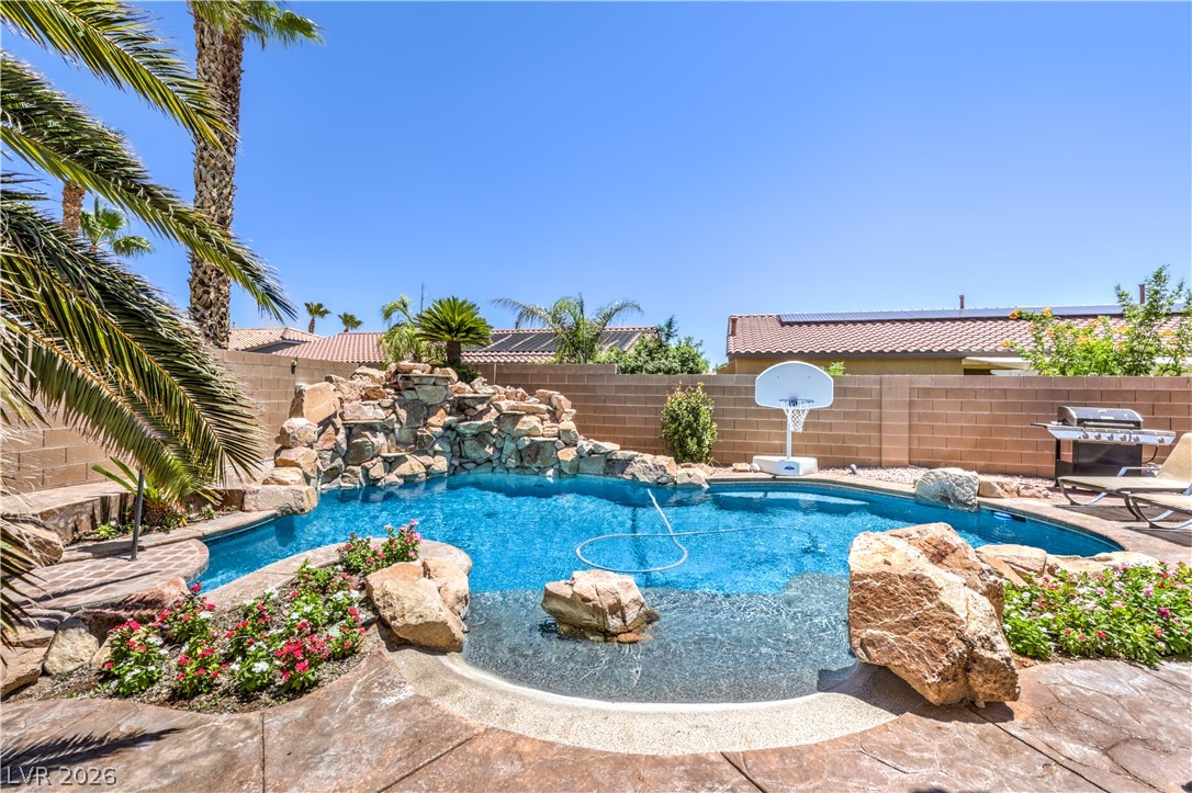 7166 Frontier Hills Avenue Las Vegas NV 89113