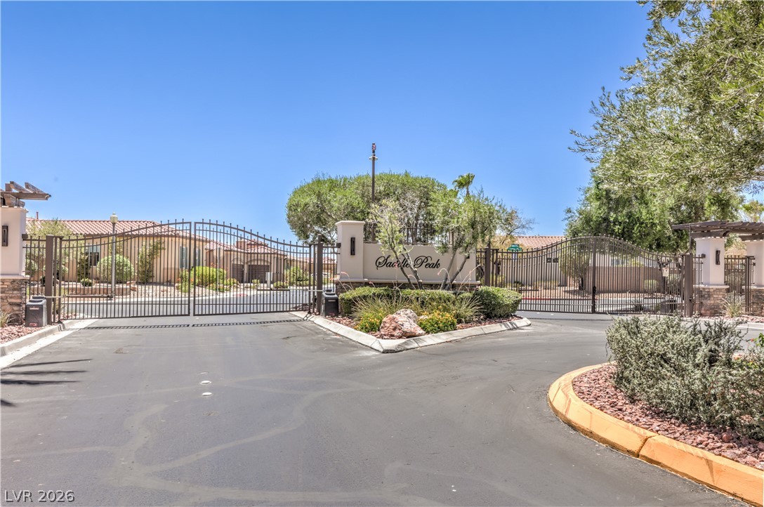 7166 Frontier Hills Avenue Las Vegas NV 89113