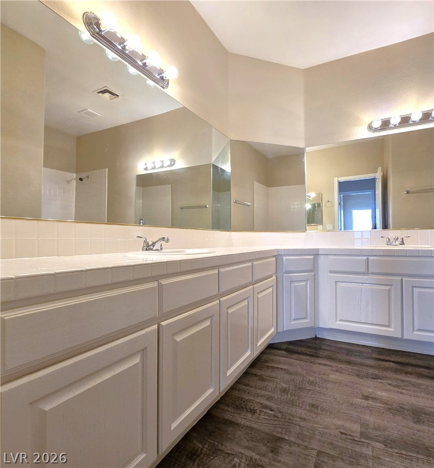 1445 Castle Crest Drive Las Vegas NV 89117