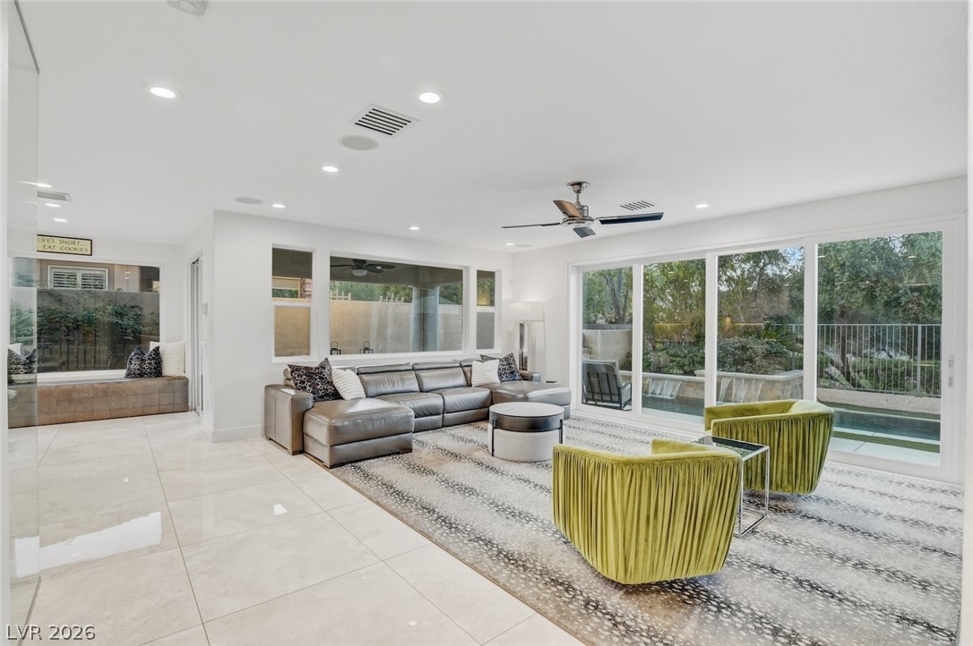 10736 Penhurst Way Las Vegas NV 89135
