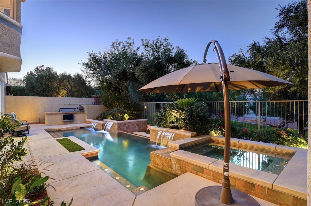 10736 Penhurst Way Las Vegas NV 89135