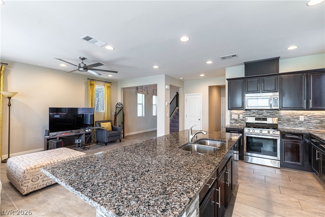 2589 Champagne Topaz Lane Las Vegas NV 89120