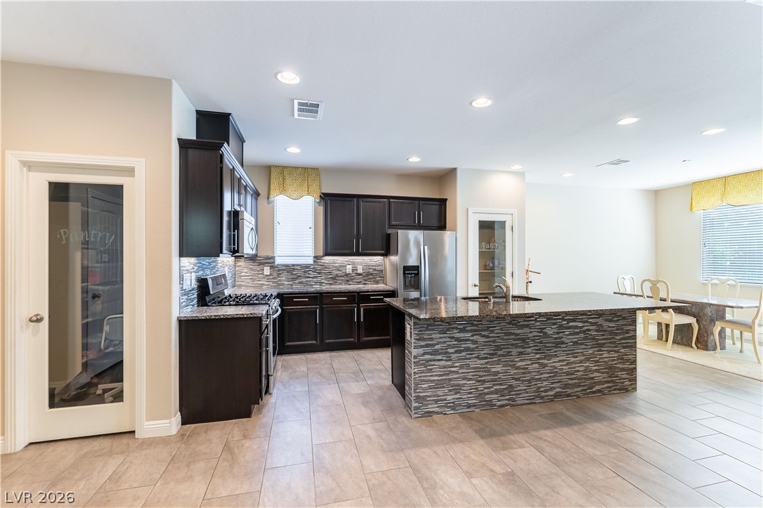 2589 Champagne Topaz Lane Las Vegas NV 89120