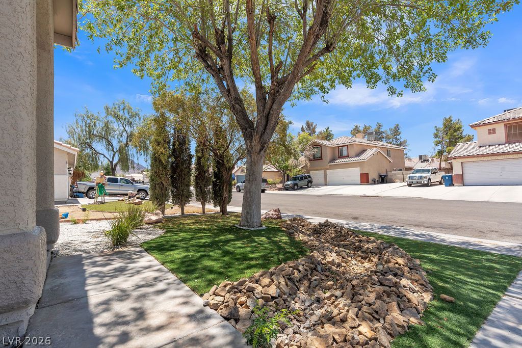 2060 Fallsburg Way Henderson NV 89002