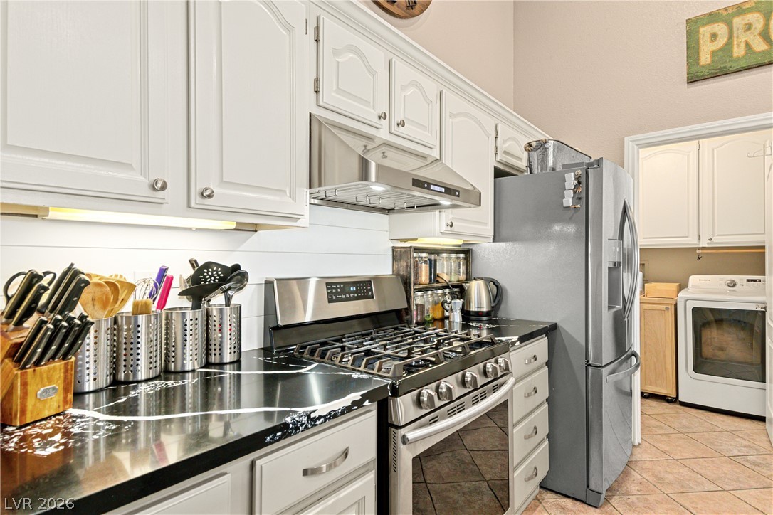 176 Ridge Crossing Avenue Henderson NV 89002
