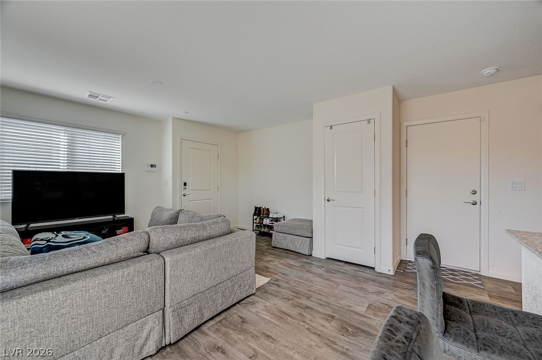 2774 Champagne Gold Avenue North Las Vegas NV 89086