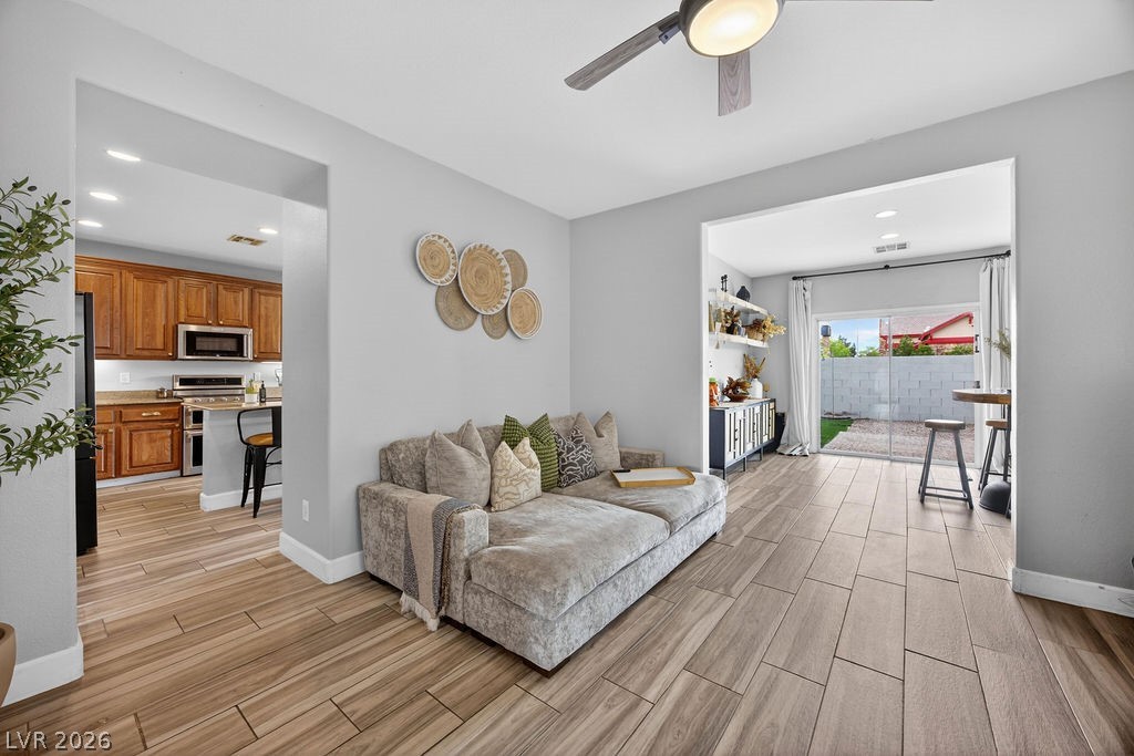 8328 Lambtin Quay Avenue Las Vegas NV 89131