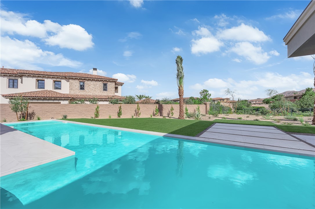 20 Olympia Canyon Way Las Vegas NV 89141
