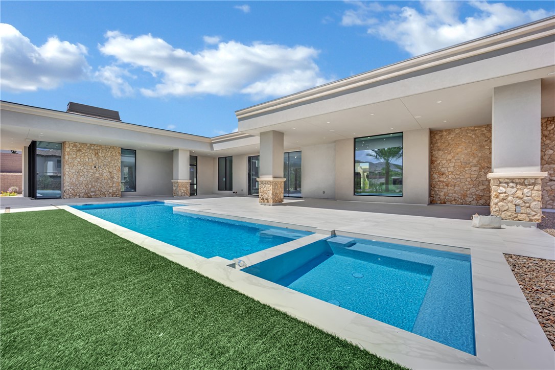 20 Olympia Canyon Way Las Vegas NV 89141
