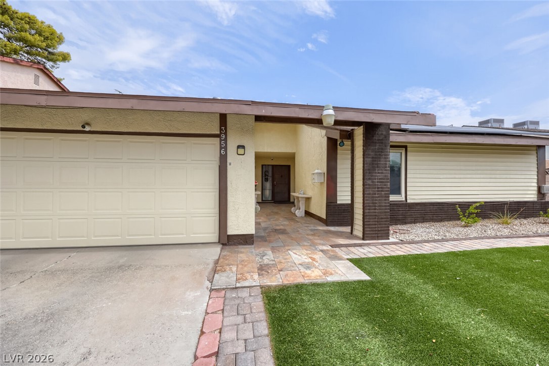 3956 Green Leaf Drive Las Vegas NV 89120