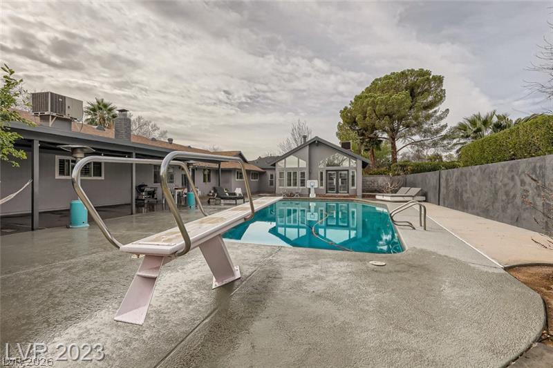 3716 Greencrest Drive Las Vegas NV 89121