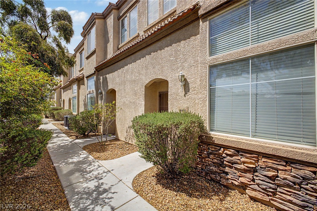 8431 Tiger Woods Avenue Las Vegas NV 89128