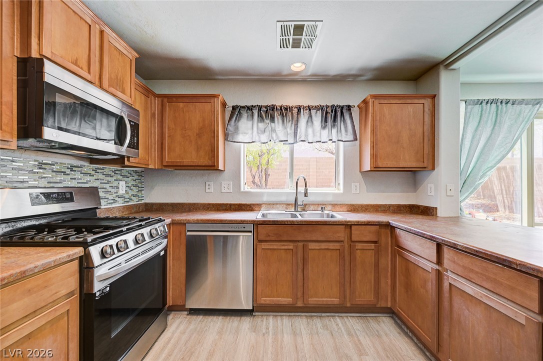 9139 Mackanos Avenue Las Vegas NV 89148