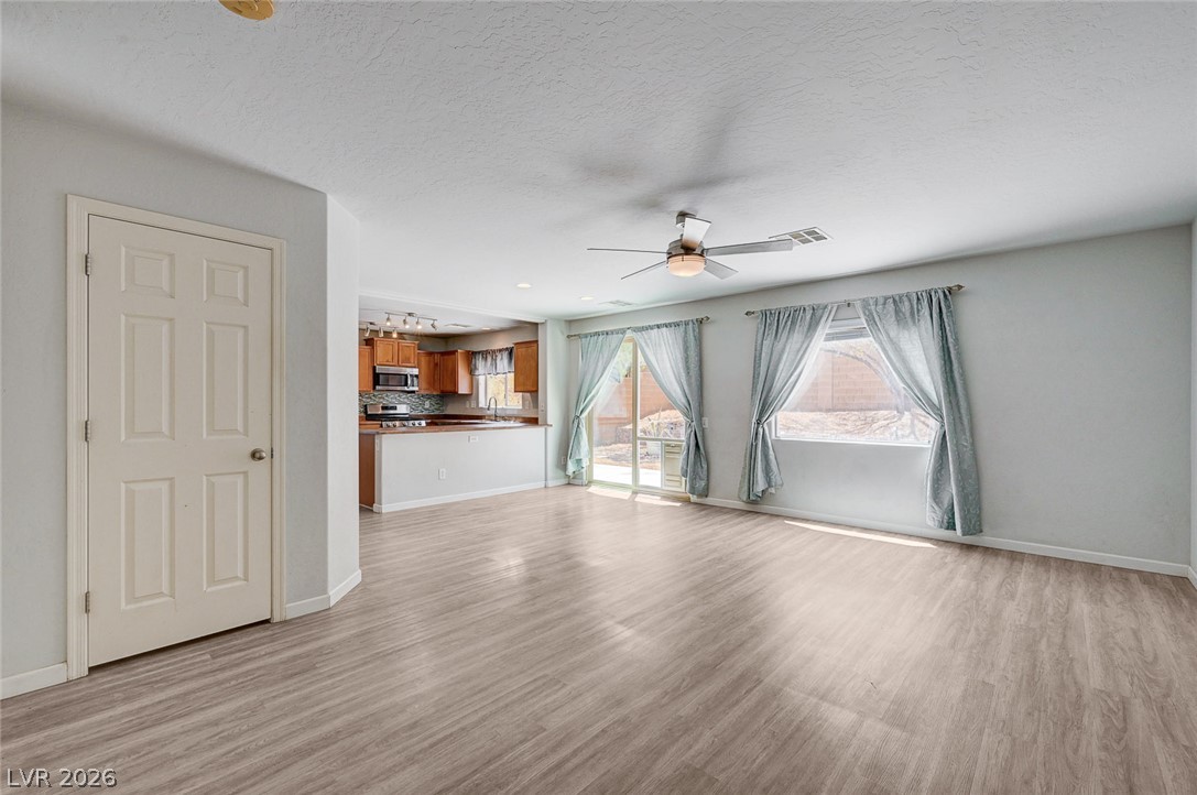9139 Mackanos Avenue Las Vegas NV 89148