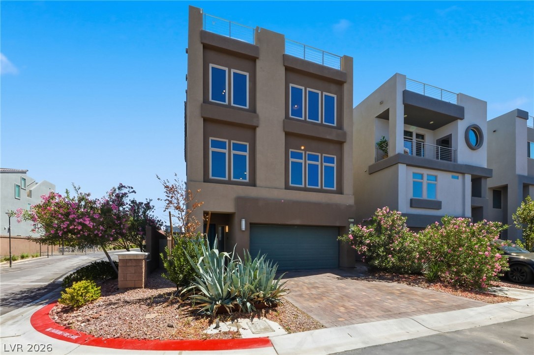 8111 Carpenter Creek Avenue Las Vegas NV 89113