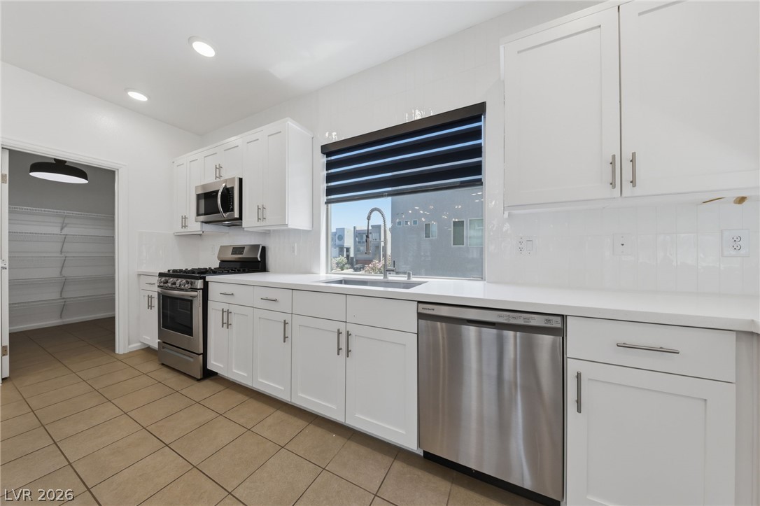 8111 Carpenter Creek Avenue Las Vegas NV 89113