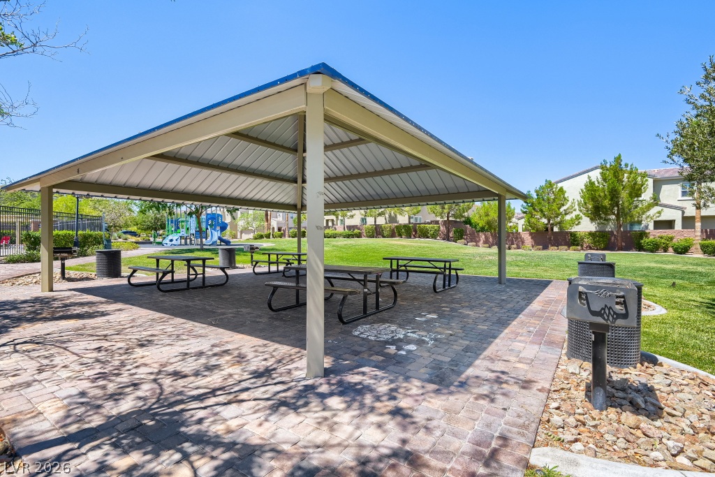 8964 Willow Break Avenue Las Vegas NV 89148