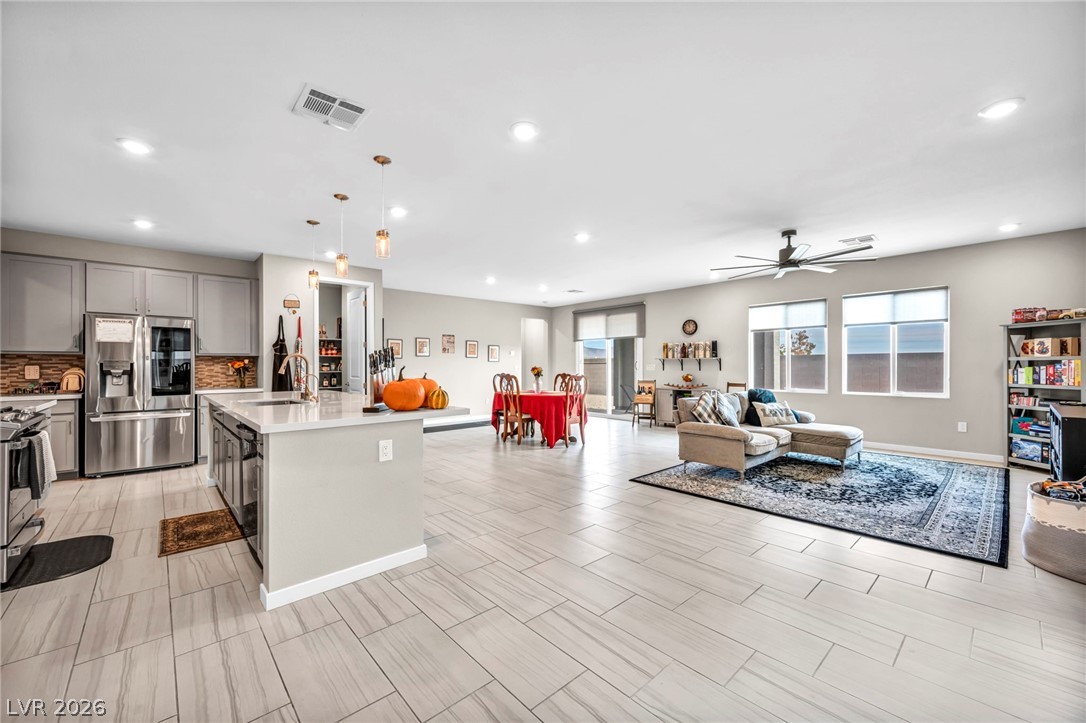 6618 North Palmer Estates Street North Las Vegas NV 89086