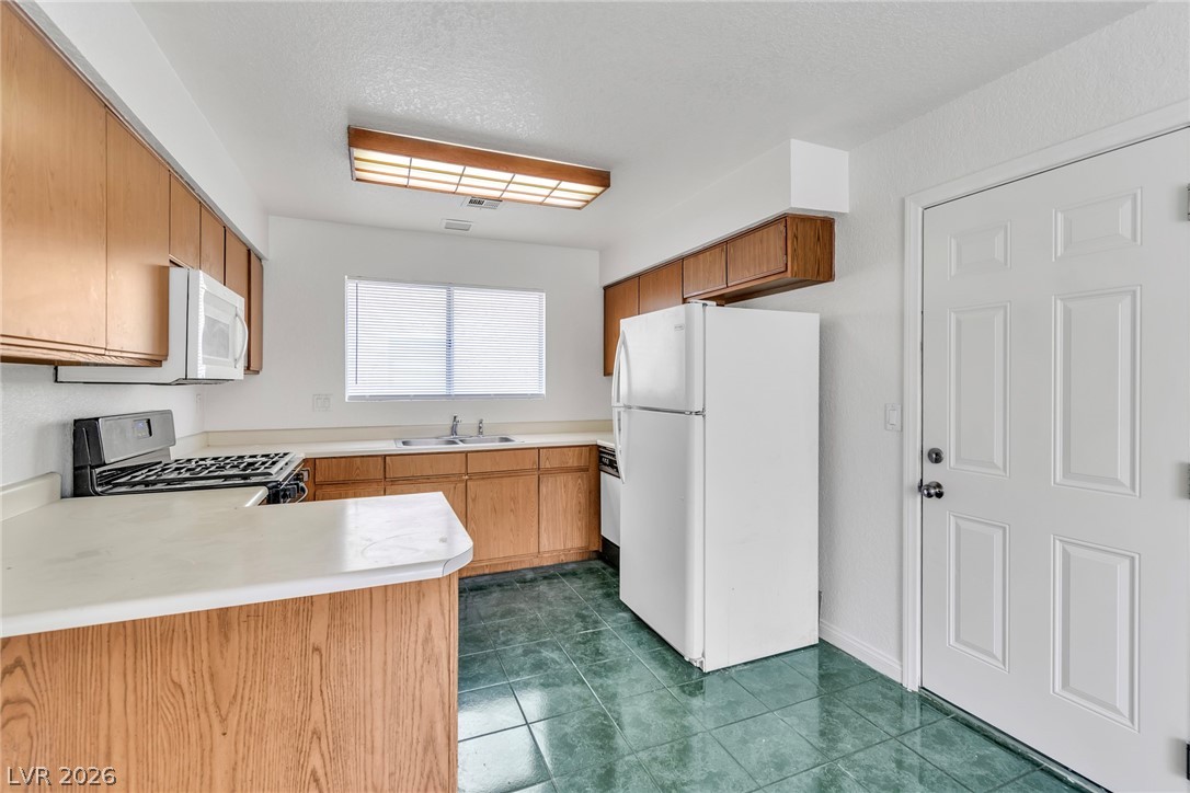 536 Dutchman Avenue Henderson NV 89011