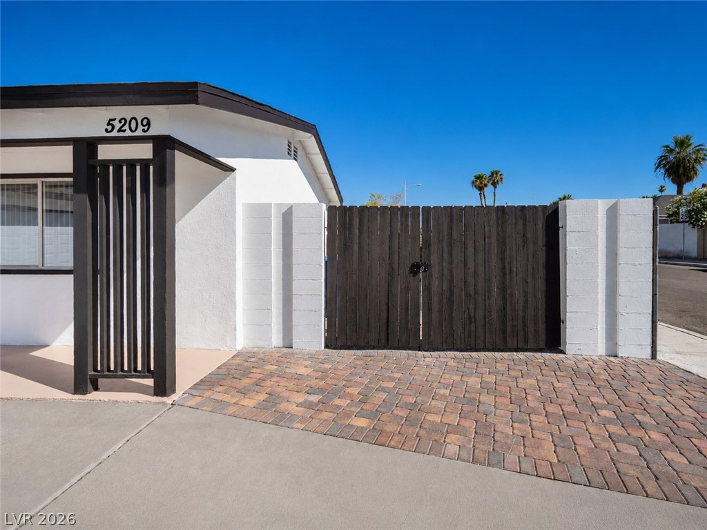 5209 Alta Drive Las Vegas NV 89107
