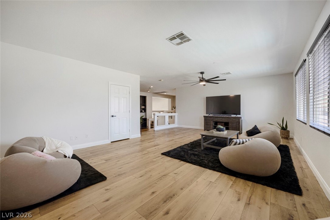 8716 Castle Hill Avenue Las Vegas NV 89129