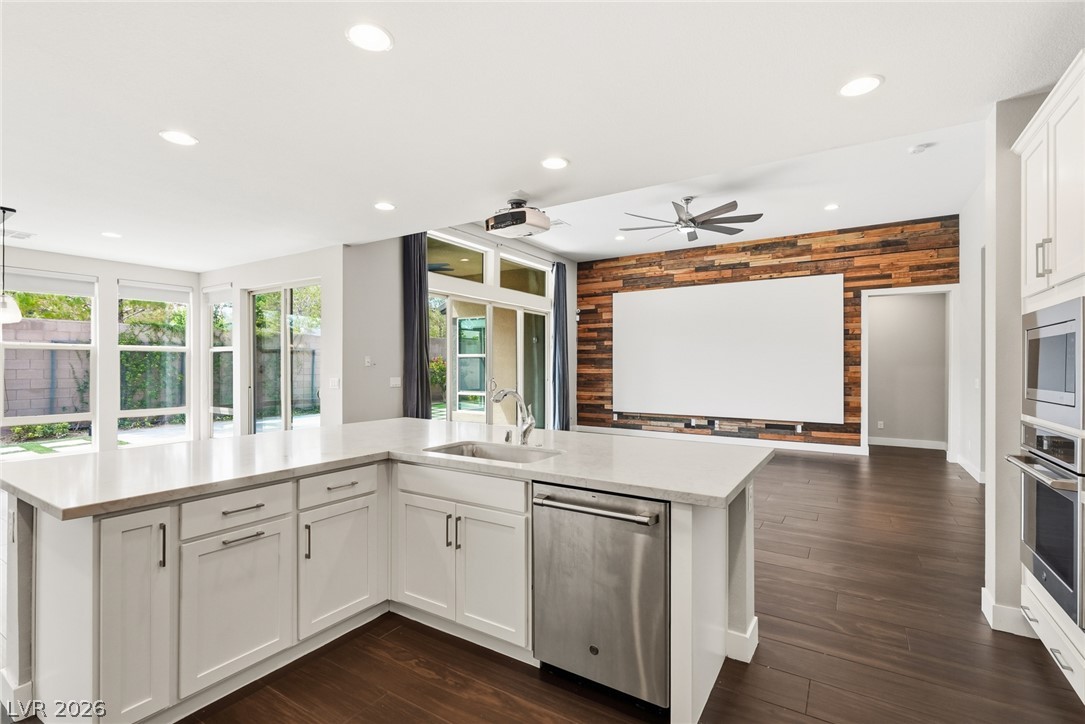 8445 Great Outdoors Street Las Vegas NV 89166