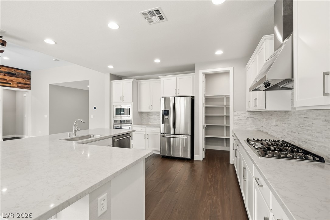 8445 Great Outdoors Street Las Vegas NV 89166