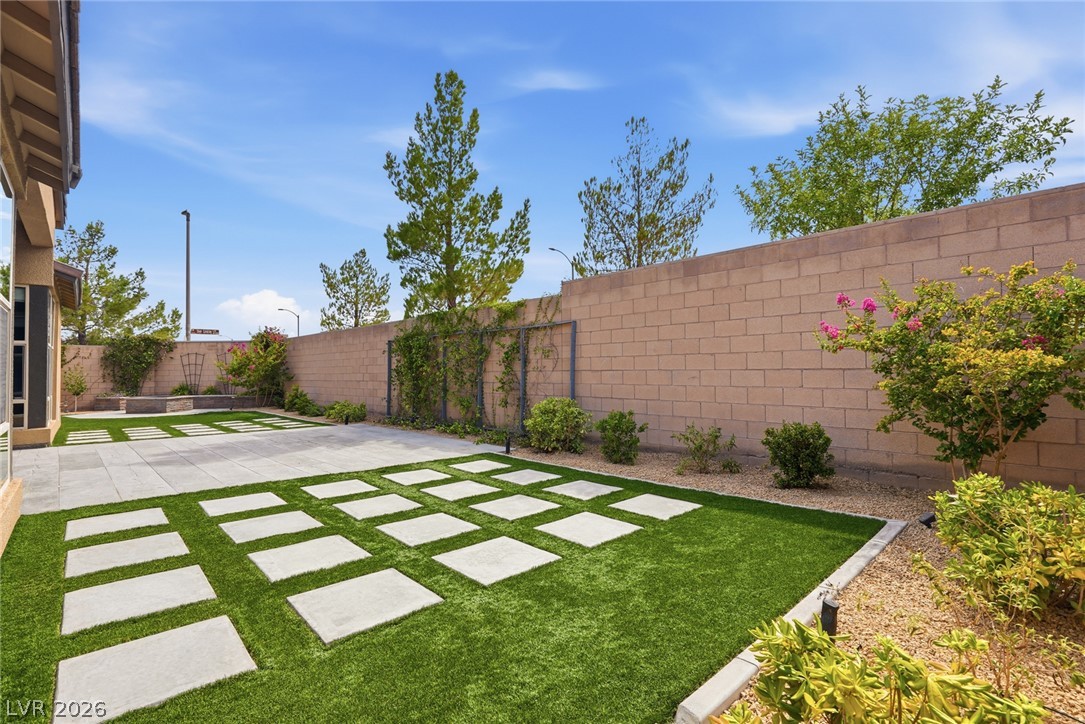 8445 Great Outdoors Street Las Vegas NV 89166