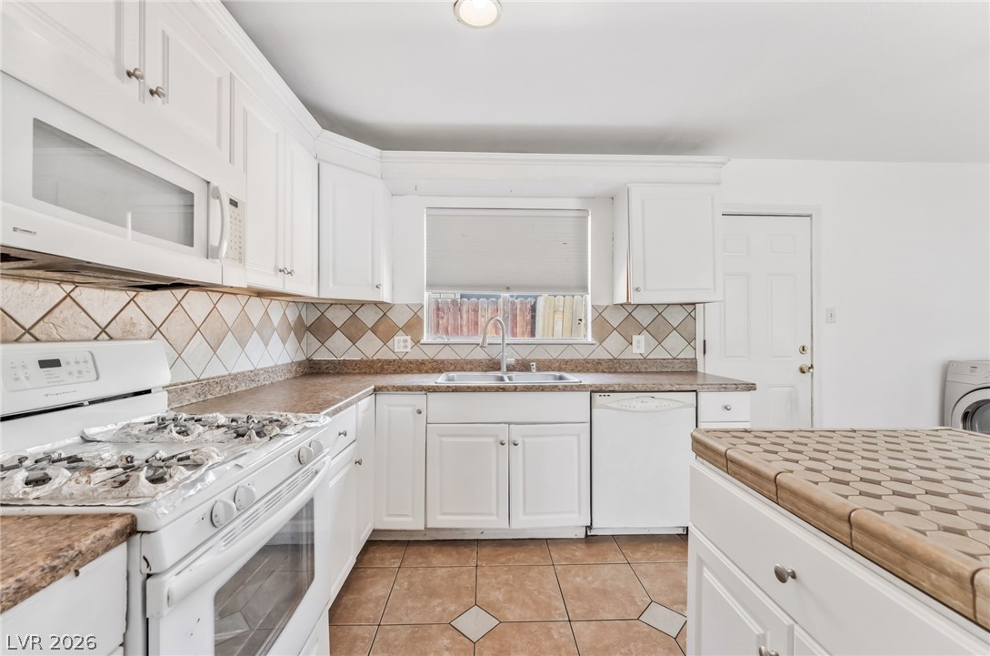 1809 Cherry Lane Las Vegas NV 89104