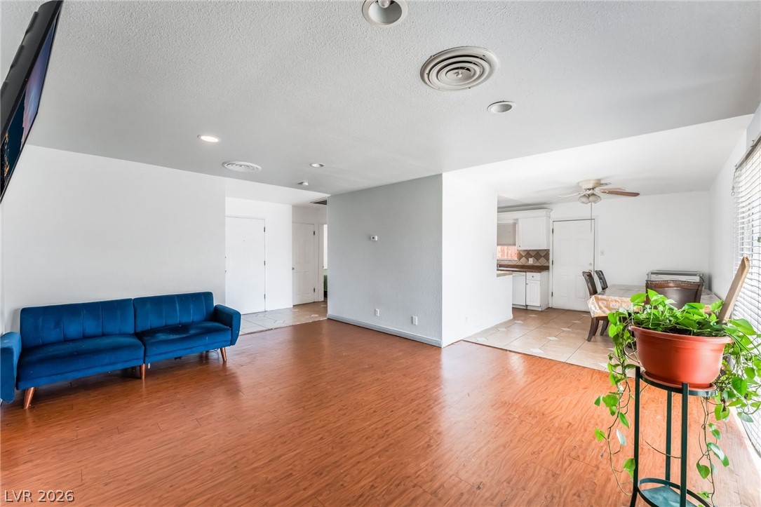1809 Cherry Lane Las Vegas NV 89104